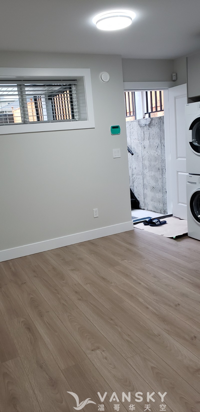 250517181919_Living room entrance.jpg